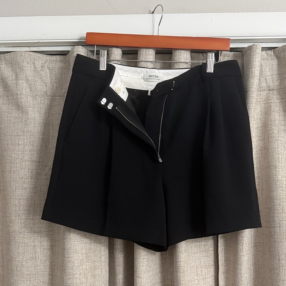 Aritzia Black Effortless Shorts Size 12